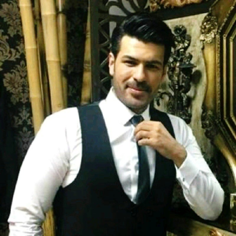 Davood Baghbani, Editorial Overseer at LuxuryFootballElite